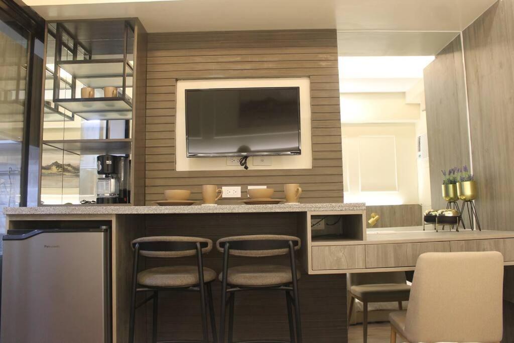 Condo Near Ayala Cebu City W Wifi Balcony Екстериор снимка