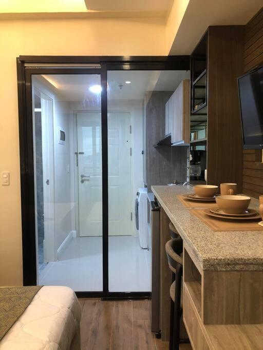 Condo Near Ayala Cebu City W Wifi Balcony Екстериор снимка