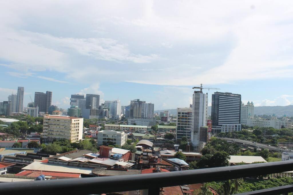 Condo Near Ayala Cebu City W Wifi Balcony Екстериор снимка